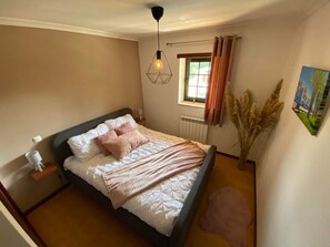 3 Schlafzimmer, Bügeleisen/Bügelbrett, WLAN, Bettwäsche