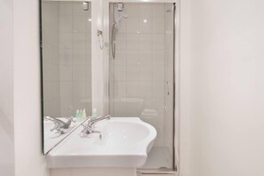 Apartment, 1 Queen Bed | Bathroom | Combined shower/bathtub, deep-soaking bathtub, hair dryer, towels - Livestay - Hidden Covent Garden Gem (London)