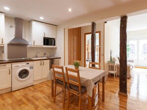 Interior - MAYOR - 2 BDR APARTMENT WITH BALCONY FACING PLAZA MAYOR (Madrid)