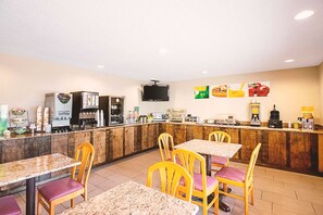 In-room dining - Norwood Inn & Suites Milwaukee (Milwaukee)