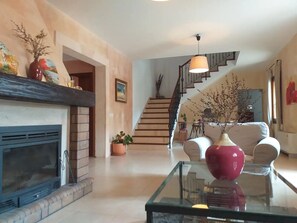 Smart TV, fireplace - Spectacular Stone Villa Beatrice (Sencelles)