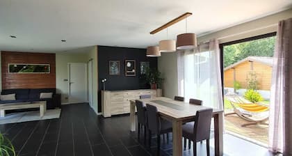 Villa contemporaine avec piscine