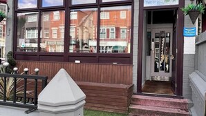 Front of property - OYO Abbey Lodge Hotel (Blackpool)