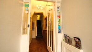 Lobby - OYO Abbey Lodge Hotel (Blackpool)