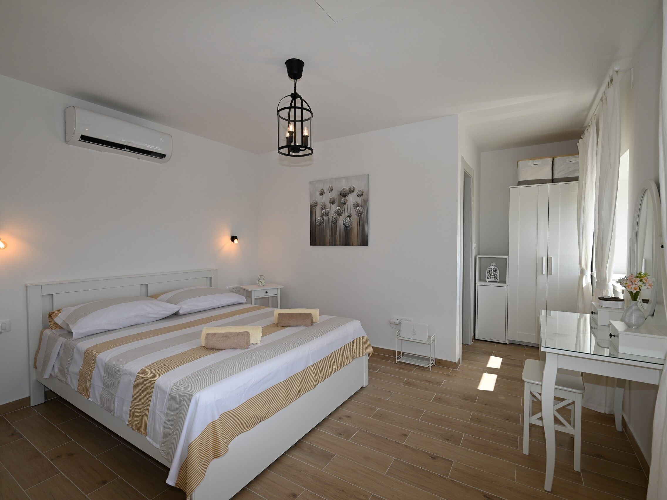 House | 3 bedrooms, iron/ironing board, free WiFi