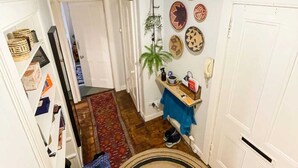 Basic Apartment, Multiple Beds | 2 bedrooms, iron/ironing board, bed sheets - Homely 2 Bedroom Apartment in the Heart of Edinburgh (Edinburgh)