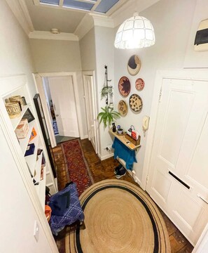 Basic Apartment, Multiple Beds | 2 bedrooms, iron/ironing board, bed sheets