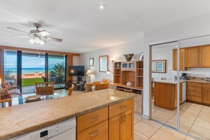 Interior - Makani Sands #103 1brm Beachfront condo in West Maui UNDER NEW MANAGEMENT!! (Lahaina)