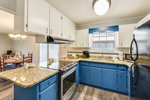 單棟房屋, 2 間臥室 | 私人廚房 | 大型雪櫃/冰箱、微波爐、焗爐、爐具