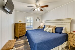 2 bedrooms, premium bedding, individually decorated - Southern Tranquility by Book That Condo (Panama City Beach)