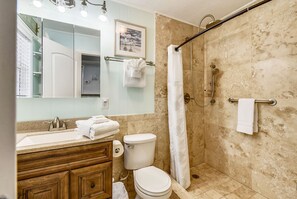 Bathroom - Southern Tranquility by Book That Condo (Panama City Beach)