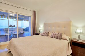 3 habitaciones, tabla de planchar con plancha, internet y ropa de cama 