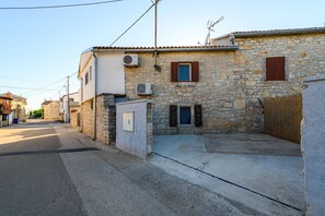 Exterior - Amazing home in Barat with house a panoramic view (Barat)