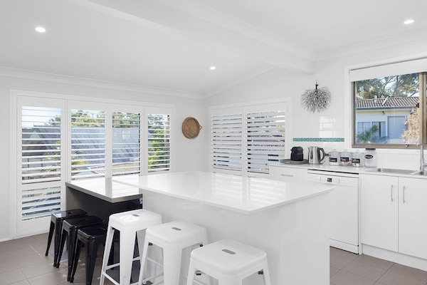 Kitchen/Breakfast Bar