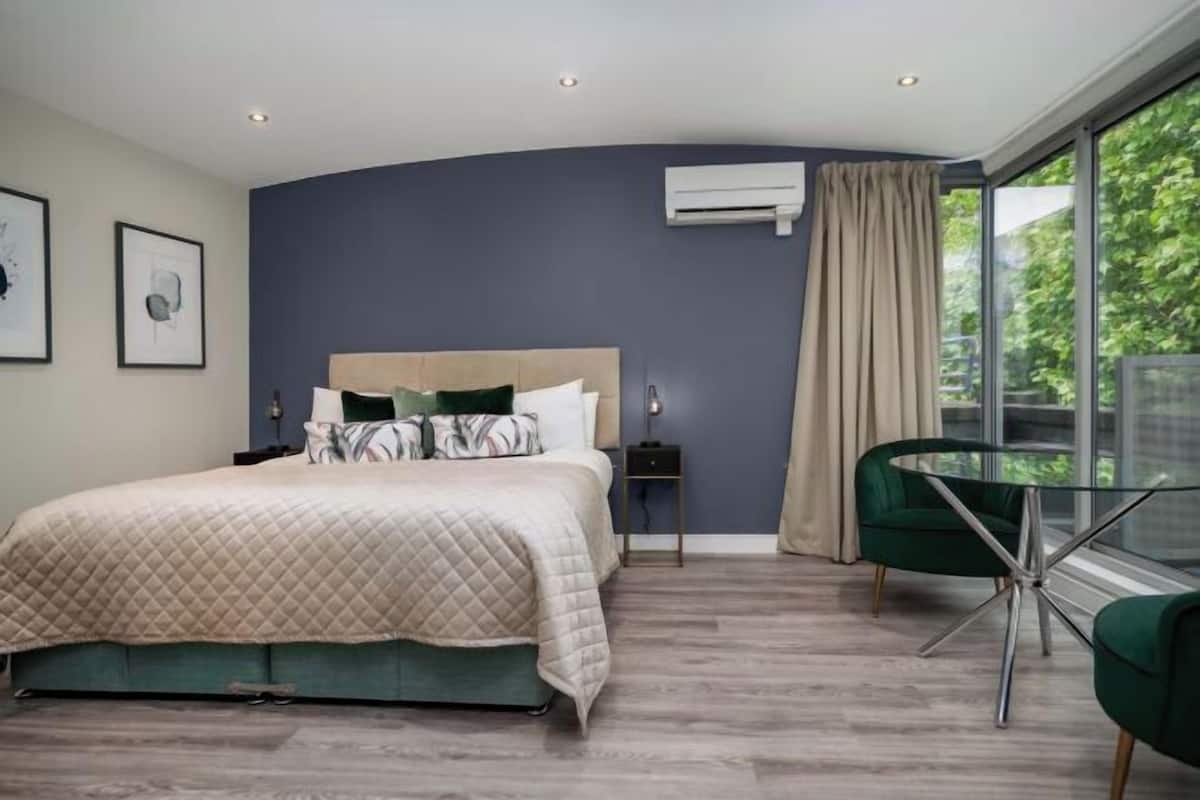 Sábanas de algodón egipcio, ropa de cama de alta calidad y wifi gratis