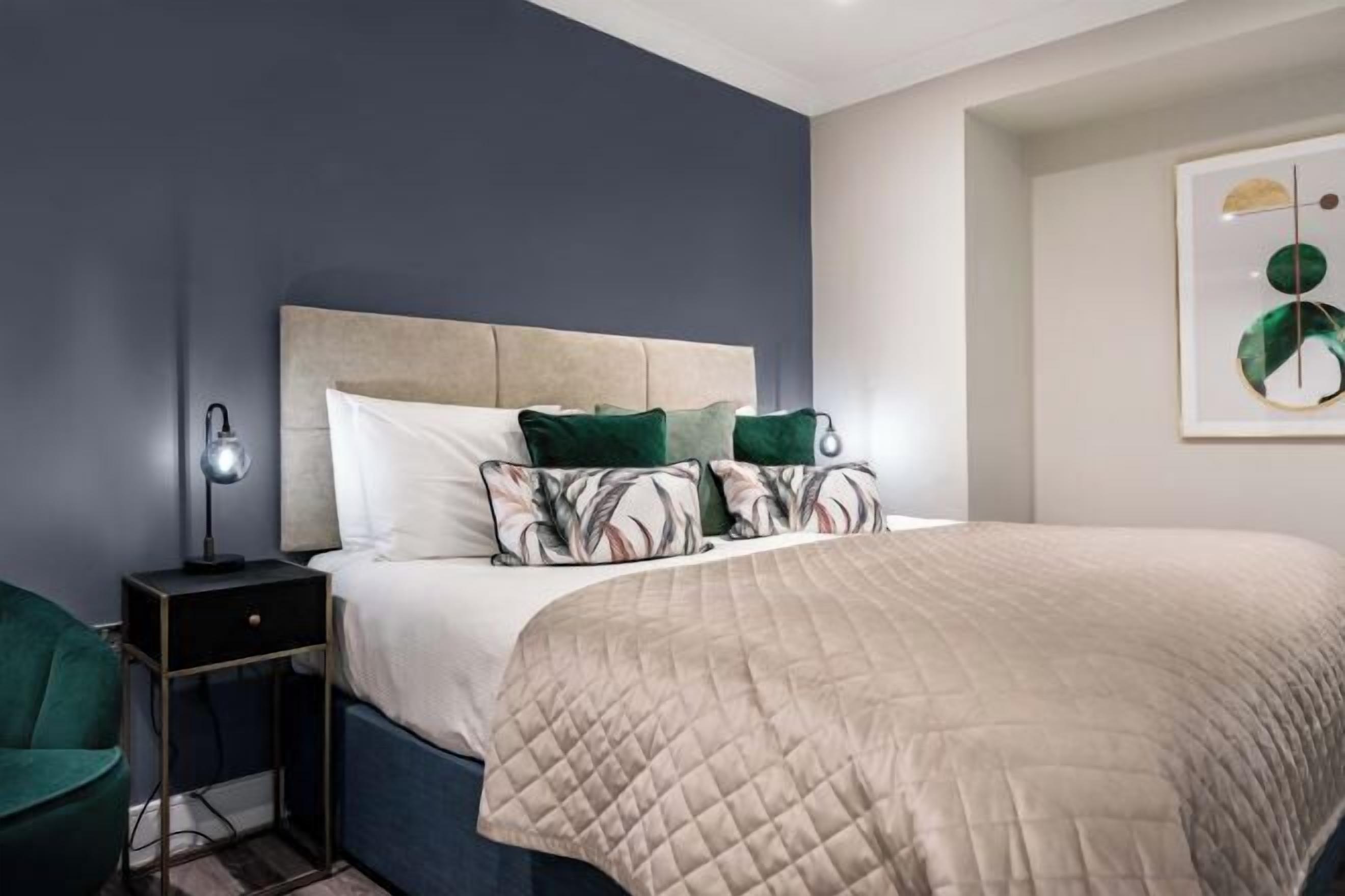 Egyptian cotton sheets, premium bedding, free WiFi, bed sheets