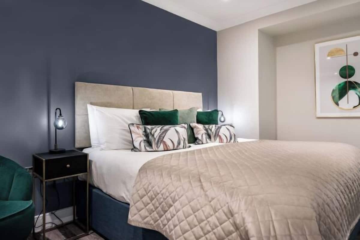 Sábanas de algodón egipcio, ropa de cama de alta calidad y wifi gratis