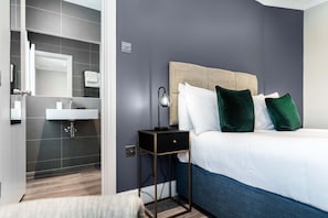 Habitación doble clásica | Sábanas de algodón egipcio, ropa de cama de alta calidad y wifi gratis