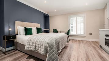 City Studio | Egyptian cotton sheets, premium bedding, free WiFi, bed sheets