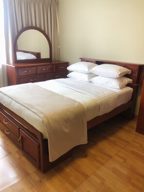 1 bedroom, desk, iron/ironing board, free WiFi