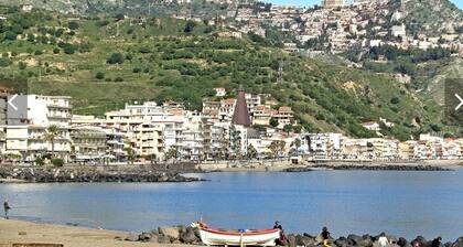 Vacation House I Gabbiani Giardini Naxos 5 minutes from the sea