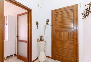 Doccia, set di cortesia gratuito, asciugacapelli, bidet