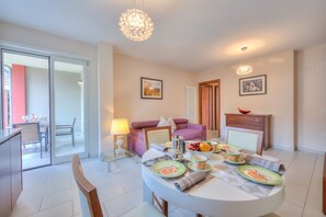 Family Apartment, Multiple Bedrooms (Casa Margherita Few Minutes From Lake) | Dining - Casa Margherita Few Minutes From Lake (Riva del Garda)
