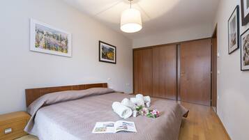 Apartamento familiar, varias habitaciones (Casa Margherita Few Minutes From Lake) | 1 dormitorio, wifi gratis, ropa de cama