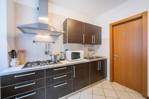 Family Apartment, Multiple Bedrooms (Casa Azzurra 150m From Lake) | Private kitchen - Casa Azzurra 150m From Lake (Riva del Garda)