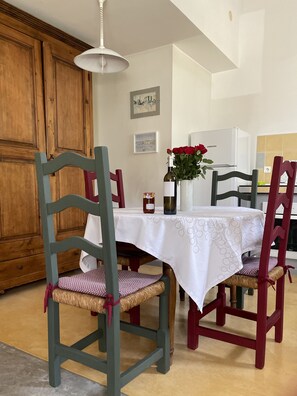 Dining - Holiday home with swimming pool in Vaison la Romaine (Vaison-la-Romaine)