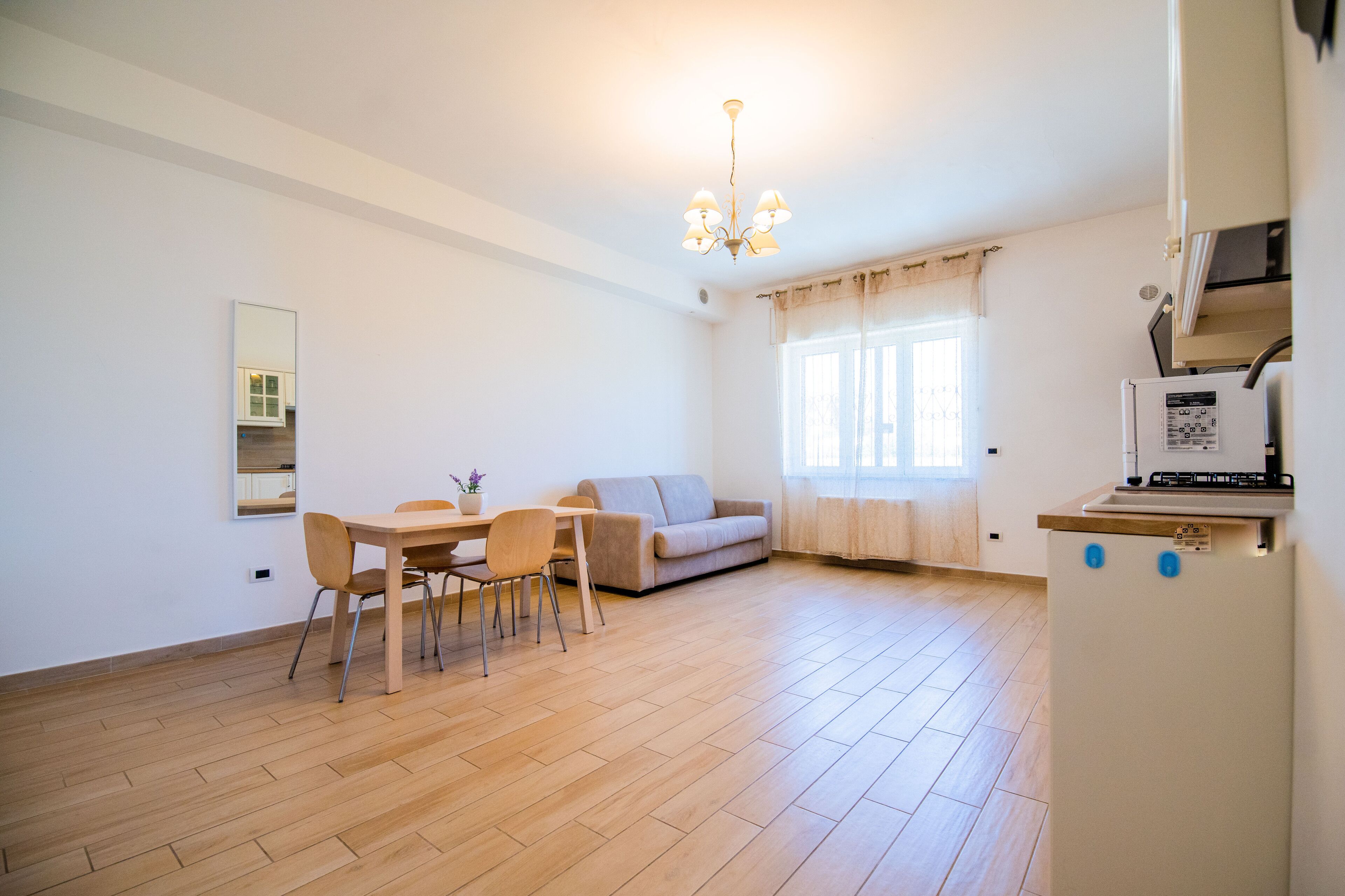 40 インチの液晶テレビ (デジタル放送視聴可)、テレビ