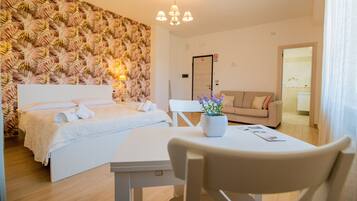 Comfort Quadruple Room | Hypo-allergenic bedding, down duvets, individually decorated, desk