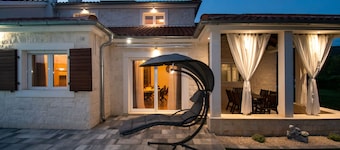 Villa Whitestone