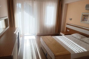 View from room - Alexius Beach Hotel (Kemer)