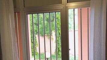 Standard Double Room | Desk, iron/ironing board, free WiFi, bed sheets