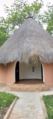 Jardines del alojamiento. Hostellerie Le Relais St Hubert