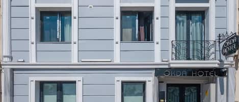 Façana frontal de l'allotjament