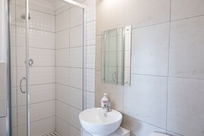 Bathtub
