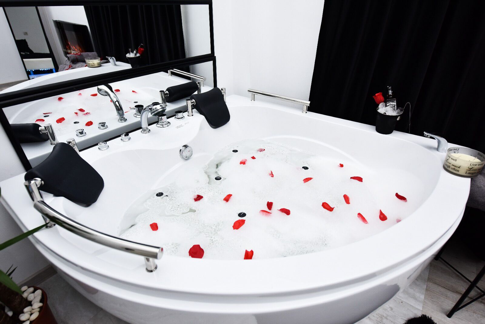 Combined shower/tub, jetted tub