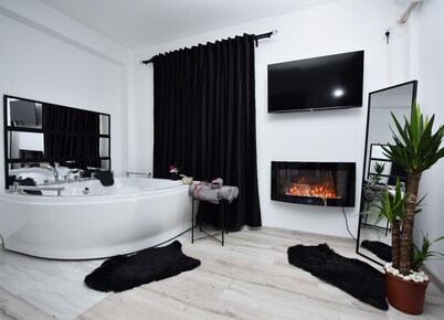 Lux: Jacuzzi Pat Rotund Semineu Oglinda pe Tavan