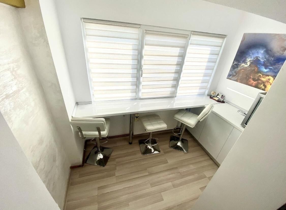 1 dormitori, escriptori, planxa i posts de planxar i wifi gratuïta 