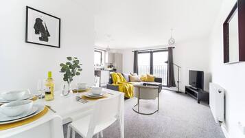 Huoneisto, 1 keskisuuri parisänky ja vuodesohva | 1 makuuhuone, silitysrauta/-lauta, ilmainen Wi-Fi, vuodevaatteet