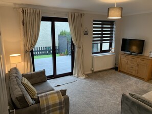 Smart TV - Maple Cottage- A Luxury Lake District Retreat (Windermere)