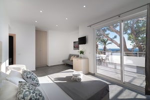 Premium Room, Sea View | In-room safe, desk, soundproofing, free WiFi