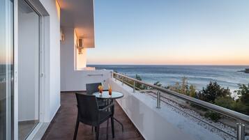 Superior-Suite, Meerblick | Terrasse/Patio