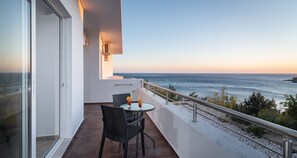 Suite superior, vistas al mar | Terraza o patio