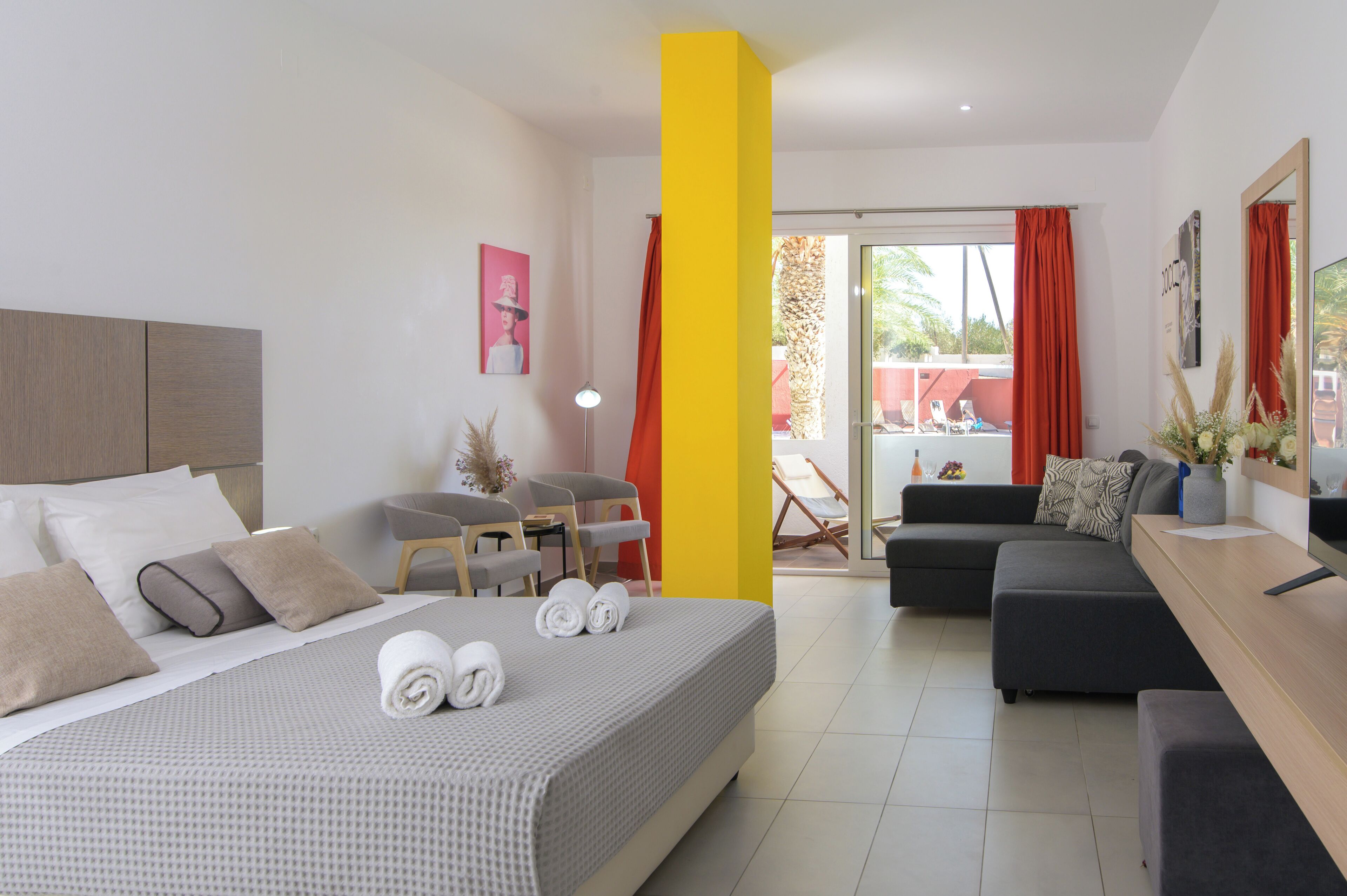 In-room safe, desk, soundproofing, free WiFi