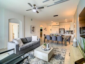 Téléviseur, jeux vidéo, bureau