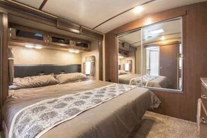 2 chambres, lit parapluie, Wi-Fi gratuit, draps fournis