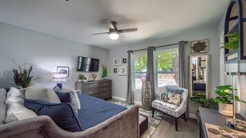 House, 3 Bedrooms | Living area | Smart TV